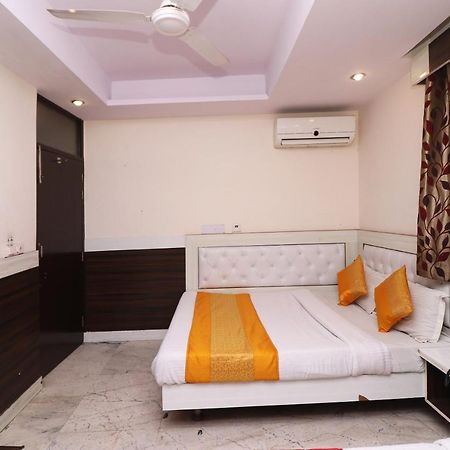 Oyo Flagship 12739 Mahesh Inn New Delhi Exteriör bild